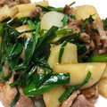 せまめのキッチン's cooksnap of when they made 丼にも♪ニラたっぷりじゃが豚炒め☆.