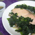 みっぺぴ's cooksnap of when they made レンジで♪鮭とわかめの酒蒸し.