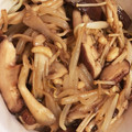 まきろんカフェ's cooksnap of when they made ４種のきのこともやしのオイスターマヨ炒め.