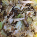 よこちよちこ's cooksnap of when they made 超簡単！しめじとキャベツのやみつき和え.