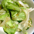 クックKROF0Q☆'s cooksnap of when they made キュウリとレタスともやし新玉ねぎの酢の物.