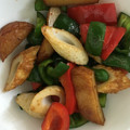 いずみはる's cooksnap of when they made さつま揚げとパプリカ炒め.