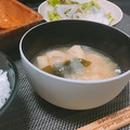 マイﾊﾞｯﾊ's cooksnap of when they made 新玉ねぎと薄揚げわかめの味噌汁.