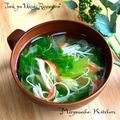 Miiyasusho's cooksnap of when they made 超簡単♬ レタスとカニカマコンソメスープ.
