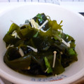 くくぱど's cooksnap of when they made あっさり！わかめとえのき生姜浸し♪.