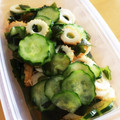 yumi☆0621's cooksnap of when they made ちくわときゅうりとわかめの酢の物.