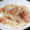なち☆★'s cooksnap of when they made 新たまねぎと生にんにくのベーコン炒め.