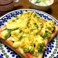 YUKIKI☆'s cooksnap of when they made 玉子サラダをチーズトーストにのせて.