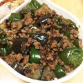 お弁当パパさん's cooksnap of when they made 挽き肉、茄子とピーマンで旨辛味噌丼.