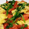 Akosua's cooksnap of when they made トマトと卵の炒め物（西红柿炒鸡蛋）.