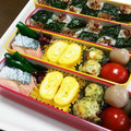 myとんすけ's cooksnap of when they made ヘルシーゆで鮭で♫　２段のり弁♡.