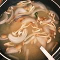 YorozUta's cooksnap of when they made 鶏ガラスープの素で♡お味噌汁.