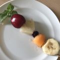 Yokchina's cooksnap of when they made カラフルレインボーフルーツ串.