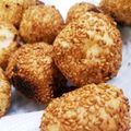 ななルカのママ's cooksnap of when they made 熱々・簡単・ごま団子.