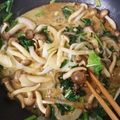 りょーみママ★'s cooksnap of when they made ホウレン草としめじと玉葱☆バタ醤炒め.