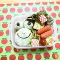 komutatata's cooksnap of when they made カエルと紫陽花のおにぎりキャラ弁.