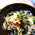メダカの赤ちゃん's cooksnap of when they made つるっと♪ 春雨とワカメの酢の物.