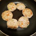 ★ｃｈａｉ娘★'s cooksnap of when they made 豚ひき肉のふわふわ豆腐ハンバーグ.