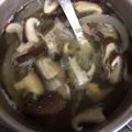 アピナス's cooksnap of when they made 玉ねぎとしいたけのお味噌汁♪.