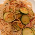 食いしん坊山ガール's cooksnap of when they made フライパン１つ♡ズッキーニのトマトパスタ.