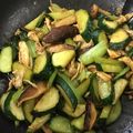 YorozUta's cooksnap of when they made ジューシー！きゅうりの青椒肉絲.