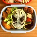 ruajhm's cooksnap of when they made 仮面ライダーゴースト キャラ弁 型紙付.