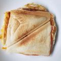クッキングホチョ's cooksnap of when they made 超簡単！たまごとチーズのホットサンド✦.