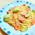 あやなぴきっちん's cooksnap of when they made 簡単！サーモンとアボカドのオイルパスタ.