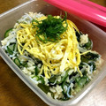 YUKIKI☆'s cooksnap of when they made しらすとわかめの混ぜ寿司.
