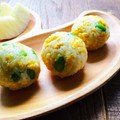 雛鳥と親鳥's cooksnap of when they made ころころ✿枝豆と卵のおむすび✿.