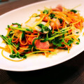 ちーず♡'s cooksnap of when they made 豆苗と人参のにんにく炒め.