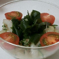 PEANUTS_935's cooksnap of when they made 新玉ねぎとワカメの梅和えサラダ☆.