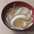 きらり流れ星's cooksnap of when they made 玉ねぎとじゃがいもの味噌汁.
