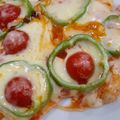 まろ～♪'s cooksnap of when they made 糖質制限中もOK！焼くだけ簡単チキンピザ.