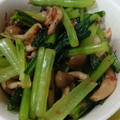 クックZW2WR7☆'s cooksnap of when they made 簡単 直ぐに出来る小松菜としめじのお浸し.