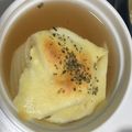 ここなっつ♪'s cooksnap of when they made 丸ごと新玉ねぎのオニオングラタンスープ.