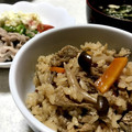 toyo_chan's cooksnap of when they made しめじと油揚げの炊き込みごはん.