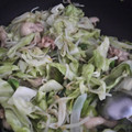 もりのりころ's cooksnap of when they made 鶏皮と野菜のポン酢炒め.