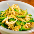 ちゃちゃまる26's cooksnap of when they made ゴーヤと鶏皮の炒め物♪.