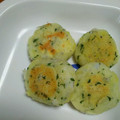 おうちゃん母さん's cooksnap of when they made 【離乳食 完了期】しらすのじゃがおやき.