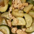 Noahのおっかさん's cooksnap of when they made 冷凍保存したズッキーニ・油揚げで煮物.