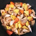 ともまみぃ's cooksnap of when they made 簡単おかず♪さつま芋とレンコンの辛子煮物.