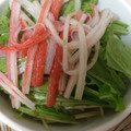 クックJAQ6EL☆'s cooksnap of when they made 水菜ともやし、かにかまのスゴだれサラダ.