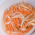 クックOSTECA☆'s cooksnap of when they made 大根の皮と人参の紅白なます.