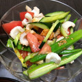 にむばすしゅたーぜん's cooksnap of when they made トマトとオクラと胡瓜の胡麻和えサラダ.
