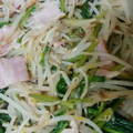 ちーゆづアーちゃん☆'s cooksnap of when they made 簡単！ほうれん草とベーコンのモヤシ炒め♪.
