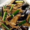 マヨナガさん's cooksnap of when they made 茄子と胡瓜とエノキのピリ辛オイスター炒め.