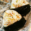 ☆rainbow☆'s cooksnap of when they made かつお節と揚げ玉のおにぎり.
