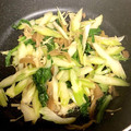 クック7SO4WN☆'s cooksnap of when they made セロリと搾菜の塩生姜炒め.