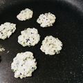 ＊ｎｏａ＊”'s cooksnap of when they made 離乳食手づかみ☆お麩とニンジンのおやき.